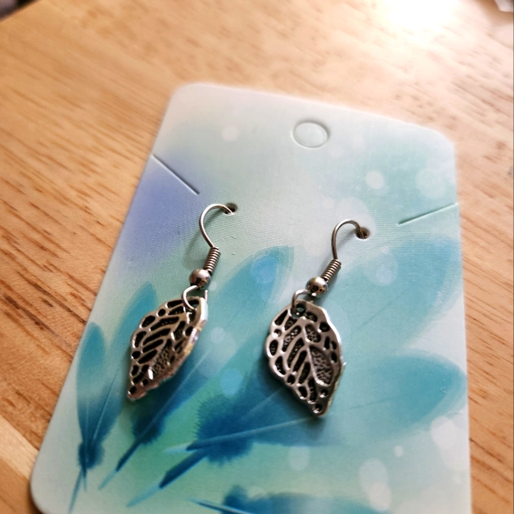 Beautiful leaf earrings
